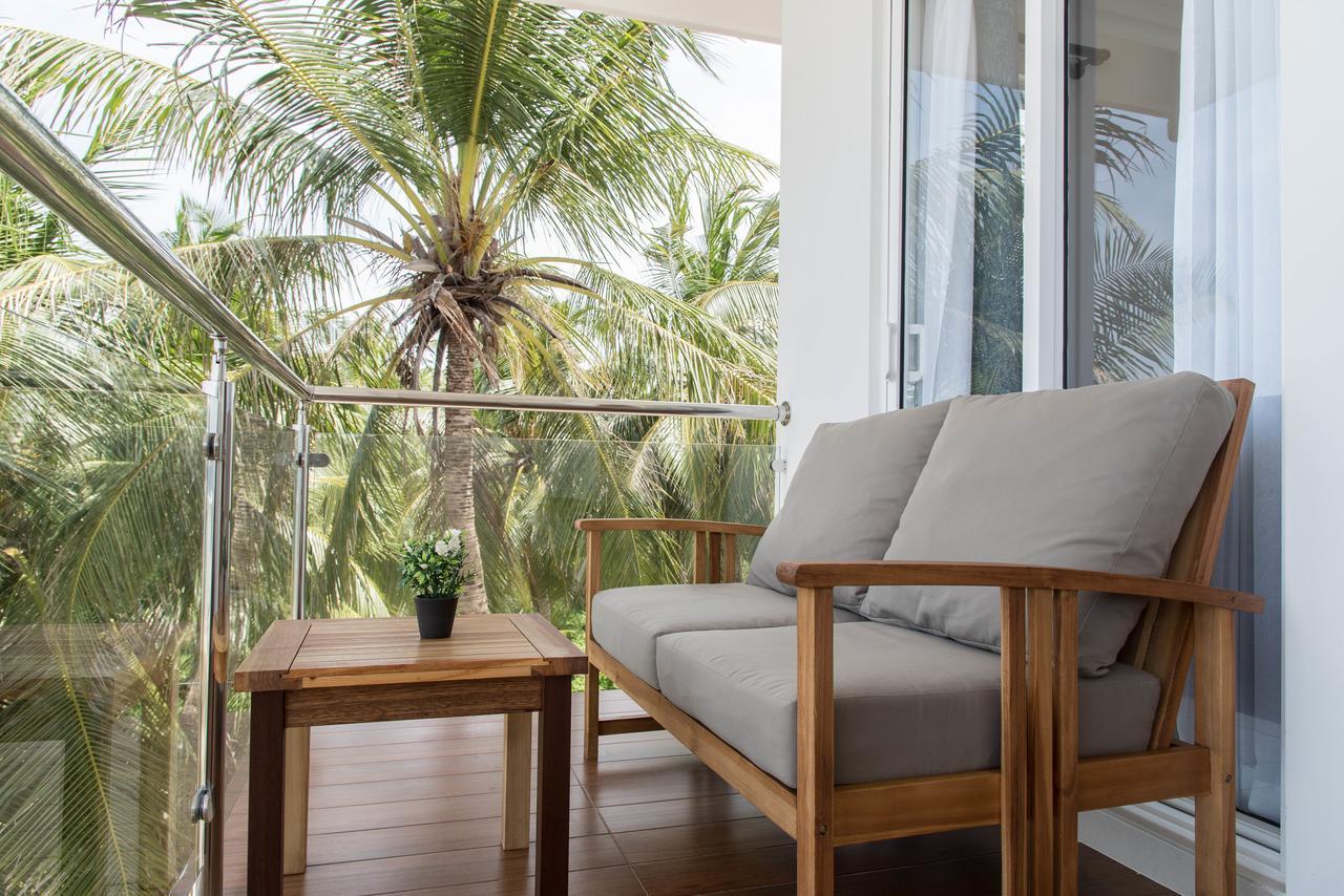 Hotel Reef Edge Thulusdhoo, Maldives Exterior foto