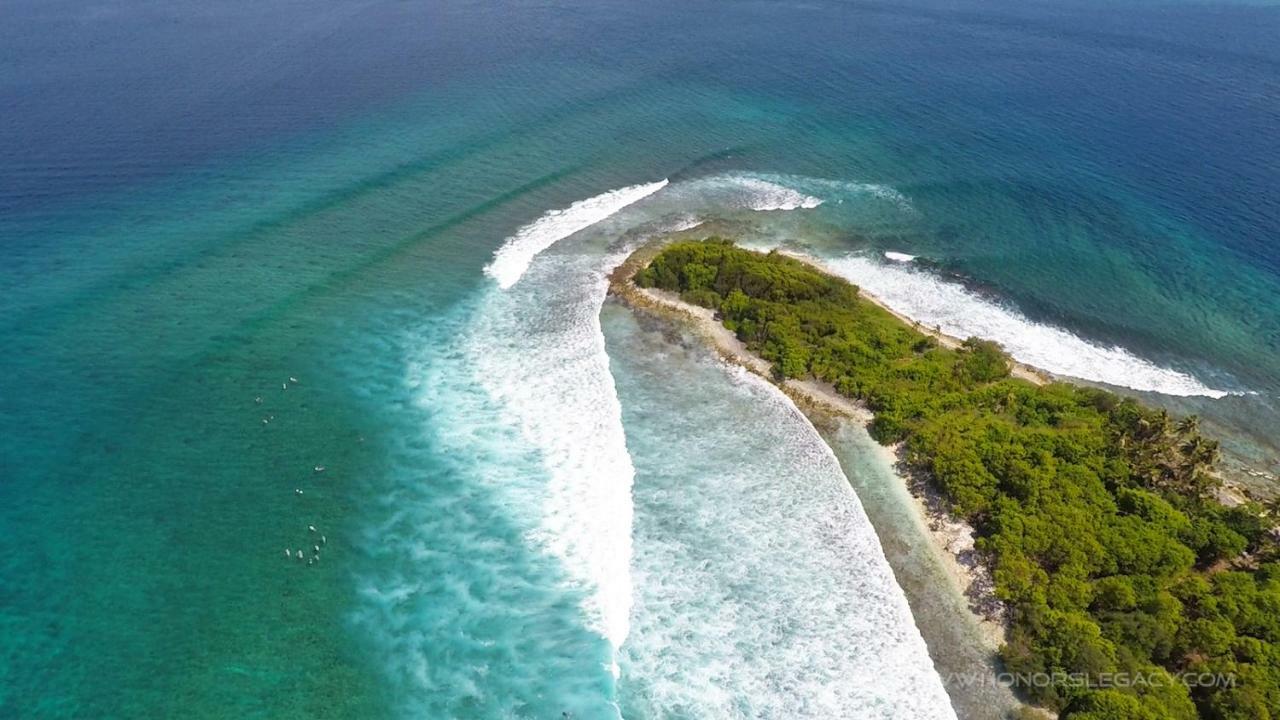 Hotel Reef Edge Thulusdhoo, Maldives Exterior foto